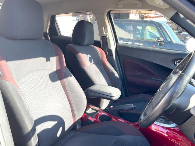 ジューク １５ＲＸ　タイプＶ　純正ＳＤナビ　バックカメラ　スマートキー　ＨＩＤヘッド　ＥＴＣ　純正１７インチアルミ　オートライト　オートエアコン　Ｂｌｕｅｔｏｏｔｈ　ＤＶＤ再生（8枚目）