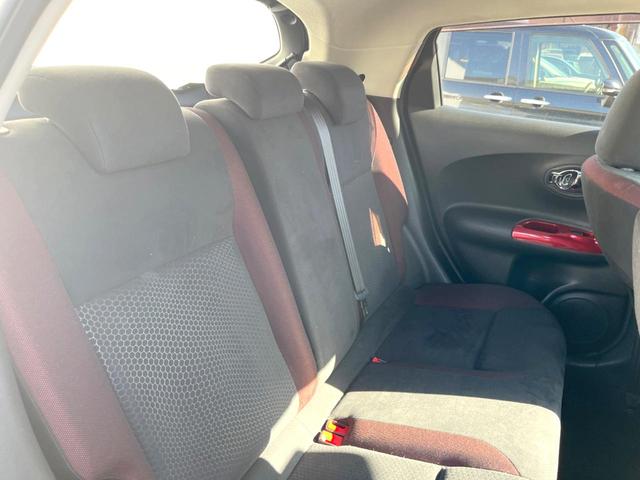 ジューク １５ＲＸ　タイプＶ　純正ＳＤナビ　バックカメラ　スマートキー　ＨＩＤヘッド　ＥＴＣ　純正１７インチアルミ　オートライト　オートエアコン　Ｂｌｕｅｔｏｏｔｈ　ＤＶＤ再生（9枚目）