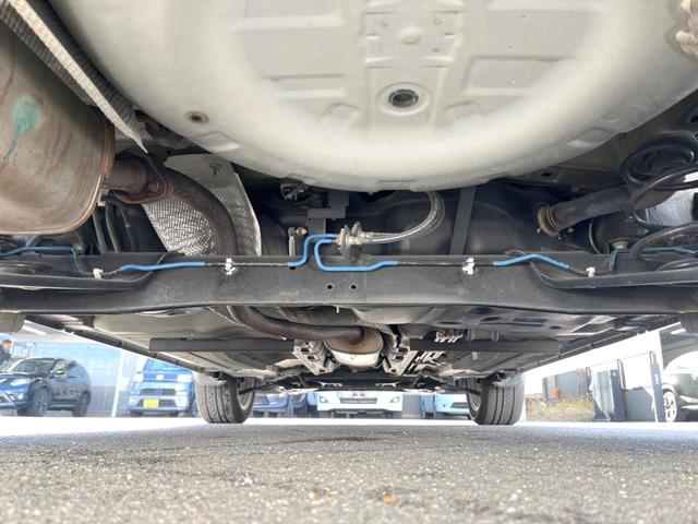 ジューク １５ＲＸ　タイプＶ　純正ＳＤナビ　バックカメラ　スマートキー　ＨＩＤヘッド　ＥＴＣ　純正１７インチアルミ　オートライト　オートエアコン　Ｂｌｕｅｔｏｏｔｈ　ＤＶＤ再生（19枚目）