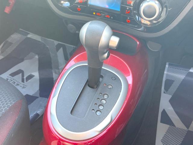 ジューク １５ＲＸ　タイプＶ　純正ＳＤナビ　バックカメラ　スマートキー　ＨＩＤヘッド　ＥＴＣ　純正１７インチアルミ　オートライト　オートエアコン　Ｂｌｕｅｔｏｏｔｈ　ＤＶＤ再生（30枚目）