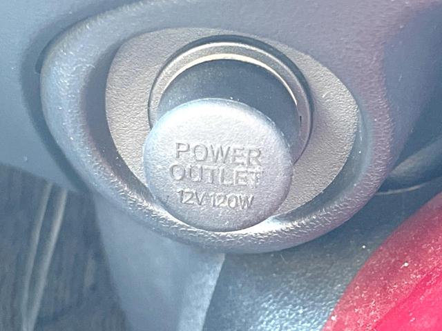 ジューク １５ＲＸ　タイプＶ　純正ＳＤナビ　バックカメラ　スマートキー　ＨＩＤヘッド　ＥＴＣ　純正１７インチアルミ　オートライト　オートエアコン　Ｂｌｕｅｔｏｏｔｈ　ＤＶＤ再生（31枚目）