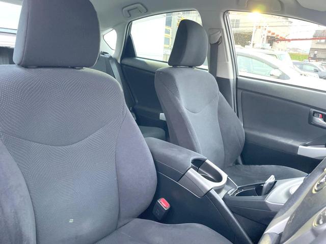 プリウス Ｓ　ＳＤナビ　バックカメラ　禁煙車　スマートキー　ＨＩＤヘッド　ビルトインＥＴＣ　オートライト　オートエアコン　Ｂｌｕｅｔｏｏｔｈ　ＣＤ　地デジ（8枚目）