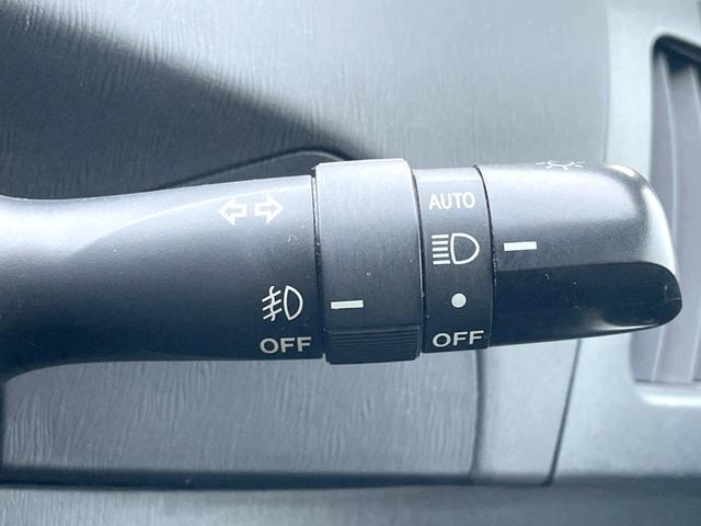 プリウス Ｓ　ＳＤナビ　バックカメラ　禁煙車　スマートキー　ＨＩＤヘッド　ビルトインＥＴＣ　オートライト　オートエアコン　Ｂｌｕｅｔｏｏｔｈ　ＣＤ　地デジ（25枚目）
