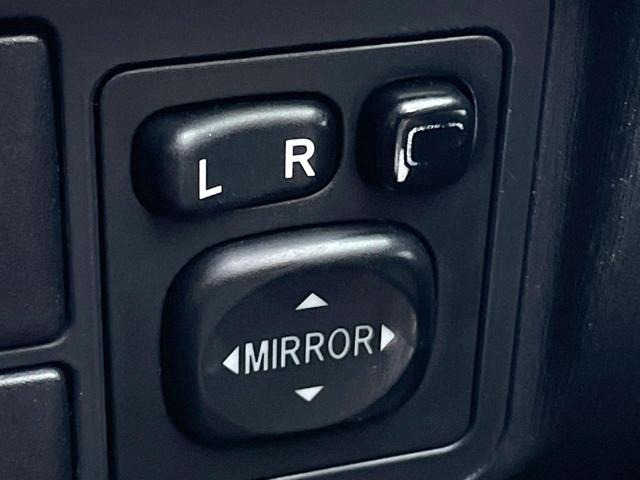 プリウス Ｓ　ＳＤナビ　バックカメラ　禁煙車　スマートキー　ＨＩＤヘッド　ビルトインＥＴＣ　オートライト　オートエアコン　Ｂｌｕｅｔｏｏｔｈ　ＣＤ　地デジ（37枚目）