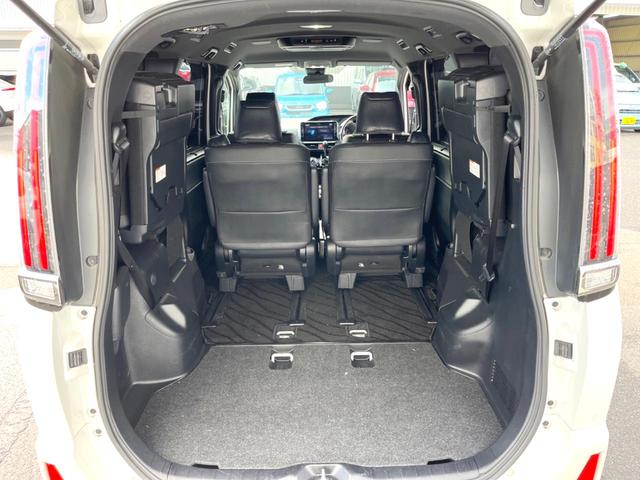 ノア Ｓｉ　ダブルバイビーＩＩ　ＳＤナビ　後席モニター　バックカメラ　衝突被害軽減システム　禁煙車　ハーフレザーシート　コーナーセンサー　スマートキー　ＬＥＤヘッド　ビルトインＥＴＣ　クルコン　純正１６インチアルミ（11枚目）