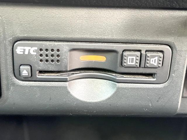 Ｎ－ＢＯＸカスタム Ｇ　ターボＳＳブラックスタイルパッケージ　ＳＤナビ　バックカメラ　衝突被害軽減システム　禁煙車　ハーフレザーシート　前席シートエアコン　ドラレコ　スマートキー　ＨＩＤヘッド　ビルトインＥＴＣ　クルコン　純正１５インチアルミ　オートライト（6枚目）