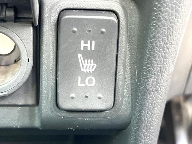 Ｎ－ＢＯＸカスタム Ｇ　ターボＳＳブラックスタイルパッケージ　ＳＤナビ　バックカメラ　衝突被害軽減システム　禁煙車　ハーフレザーシート　前席シートエアコン　ドラレコ　スマートキー　ＨＩＤヘッド　ビルトインＥＴＣ　クルコン　純正１５インチアルミ　オートライト（7枚目）