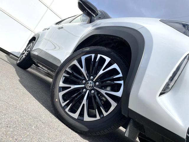 ヤリスクロス ハイブリッドＺ　純正ＳＤナビ　全周囲カメラ　衝突被害軽減システム　レーダークルーズ　禁煙車　ハーフレザーシート　パワーシート　ドラレコ　コーナーセンサー　スマートキー　ＬＥＤヘッド　ビルトインＥＴＣ（16枚目）