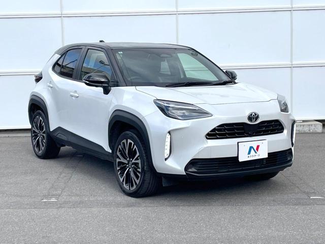 ヤリスクロス ハイブリッドＺ　純正ＳＤナビ　全周囲カメラ　衝突被害軽減システム　レーダークルーズ　禁煙車　ハーフレザーシート　パワーシート　ドラレコ　コーナーセンサー　スマートキー　ＬＥＤヘッド　ビルトインＥＴＣ（19枚目）