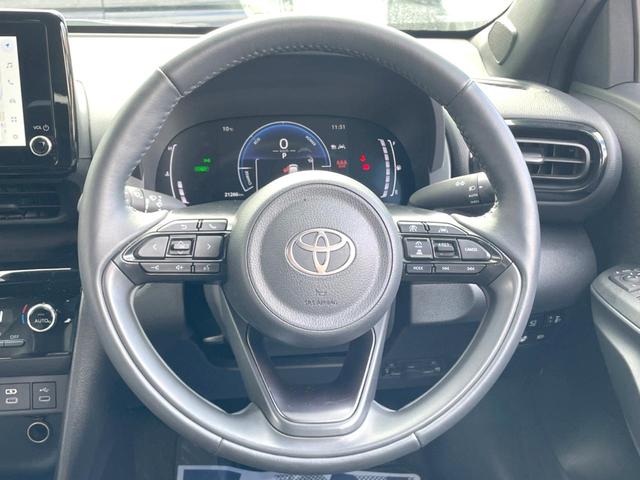 ヤリスクロス ハイブリッドＺ　純正ＳＤナビ　全周囲カメラ　衝突被害軽減システム　レーダークルーズ　禁煙車　ハーフレザーシート　パワーシート　ドラレコ　コーナーセンサー　スマートキー　ＬＥＤヘッド　ビルトインＥＴＣ（24枚目）