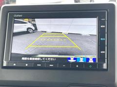 【バックカメラ】駐車時に後方がリアルタイム映像で確認できます。大型商業施設や立体駐車場での駐車時や、夜間のバック時に大活躍！運転スキルに関わらず、今や必須となった装備のひとつです！ 3