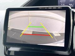 【バックカメラ】駐車時に後方がリアルタイム映像で確認できます。大型商業施設や立体駐車場での駐車時や、夜間のバック時に大活躍！運転スキルに関わらず、今や必須となった装備のひとつです！ 4