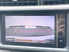 【バックカメラ】駐車時に後方がリアルタイム映像で確認できます。大型商業施設や立体駐車場での駐車時や、夜間のバック時に大活躍！運転スキルに関わらず、今や必須となった装備のひとつです！ 4