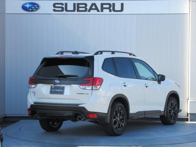 フォレスター ＸＴ－エディション　パワーリヤゲート付き　リヤガラス５面フイルム施工　ルーフレール　８インチメモリーナビ　ナビ連動前後録画型ドラレコ　リバース連動ドアミラー　ドアミラーメモリーオート格納機能　ステアリングヒーター（4枚目）