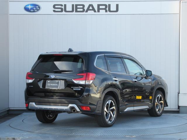 フォレスター アドバンス　新世代アイサイト搭載車　リバース連動ドアミラー　ドアミラーメモリーオート格納機能　アクセスキー対応運転席シートポジションメモリー　アイサイトセイフティプラス　ステアリングヒーター　前後席シートヒーター（4枚目）
