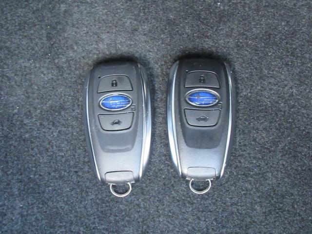 フォレスター アドバンス　新世代アイサイト搭載車　リバース連動ドアミラー　ドアミラーメモリーオート格納機能　アクセスキー対応運転席シートポジションメモリー　アイサイトセイフティプラス　ステアリングヒーター　前後席シートヒーター（24枚目）