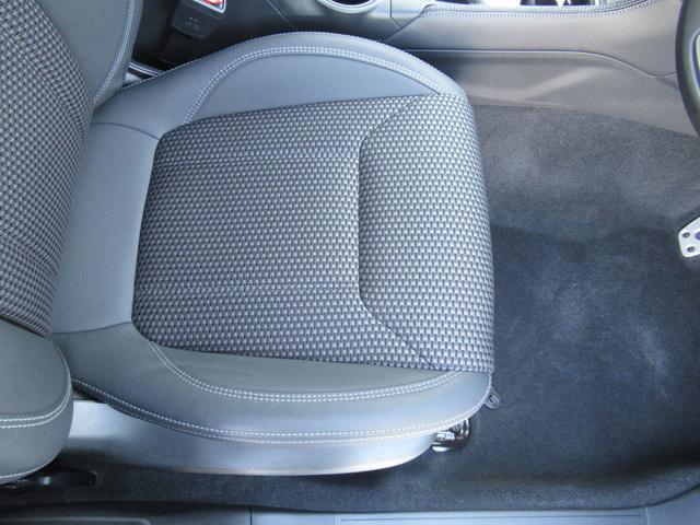 フォレスター アドバンス　新世代アイサイト搭載車　リバース連動ドアミラー　ドアミラーメモリーオート格納機能　アクセスキー対応運転席シートポジションメモリー　アイサイトセイフティプラス　ステアリングヒーター　前後席シートヒーター（30枚目）