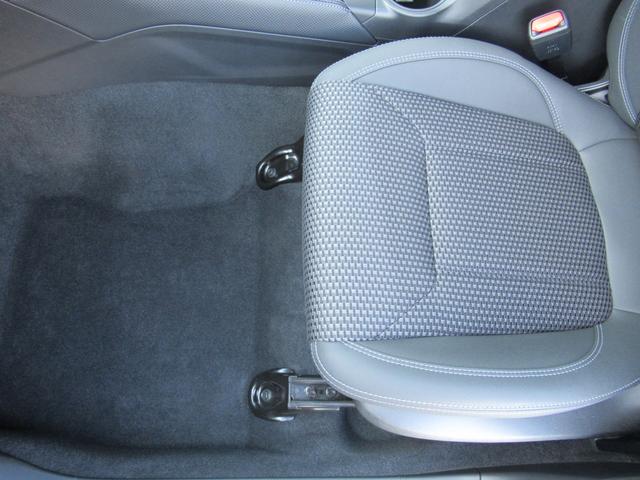 フォレスター アドバンス　新世代アイサイト搭載車　リバース連動ドアミラー　ドアミラーメモリーオート格納機能　アクセスキー対応運転席シートポジションメモリー　アイサイトセイフティプラス　ステアリングヒーター　前後席シートヒーター（35枚目）