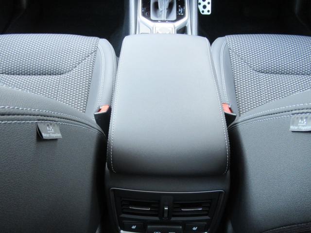 フォレスター アドバンス　新世代アイサイト搭載車　リバース連動ドアミラー　ドアミラーメモリーオート格納機能　アクセスキー対応運転席シートポジションメモリー　アイサイトセイフティプラス　ステアリングヒーター　前後席シートヒーター（38枚目）