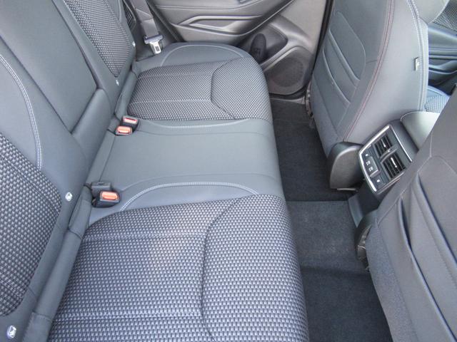 フォレスター アドバンス　新世代アイサイト搭載車　リバース連動ドアミラー　ドアミラーメモリーオート格納機能　アクセスキー対応運転席シートポジションメモリー　アイサイトセイフティプラス　ステアリングヒーター　前後席シートヒーター（42枚目）