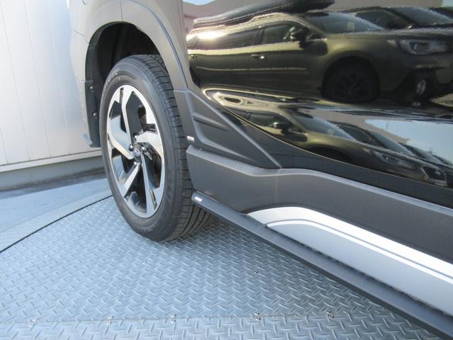 フォレスター アドバンス　新世代アイサイト搭載車　リバース連動ドアミラー　ドアミラーメモリーオート格納機能　アクセスキー対応運転席シートポジションメモリー　アイサイトセイフティプラス　ステアリングヒーター　前後席シートヒーター（53枚目）