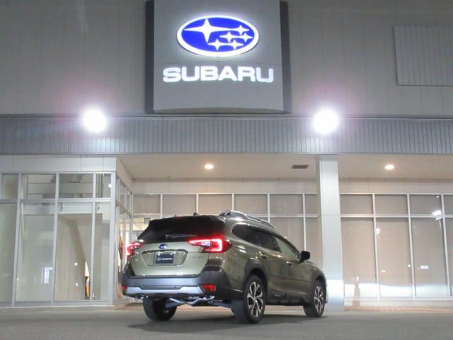レガシィアウトバック リミテッドＥＸ　アイサイトＸ搭載車　タン内装本革シート　タン内装本革シート　ハーマンカードンサウンドシステム　ルーフレール　前方録画型ドラレコ　左右前後席シートヒーター　ハンドルヒーター　ハンズフリーオープンパワーリヤゲート（2枚目）