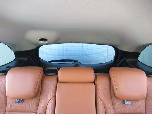 レガシィアウトバック リミテッドＥＸ　アイサイトＸ搭載車　タン内装本革シート　タン内装本革シート　ハーマンカードンサウンドシステム　ルーフレール　前方録画型ドラレコ　左右前後席シートヒーター　ハンドルヒーター　ハンズフリーオープンパワーリヤゲート（69枚目）