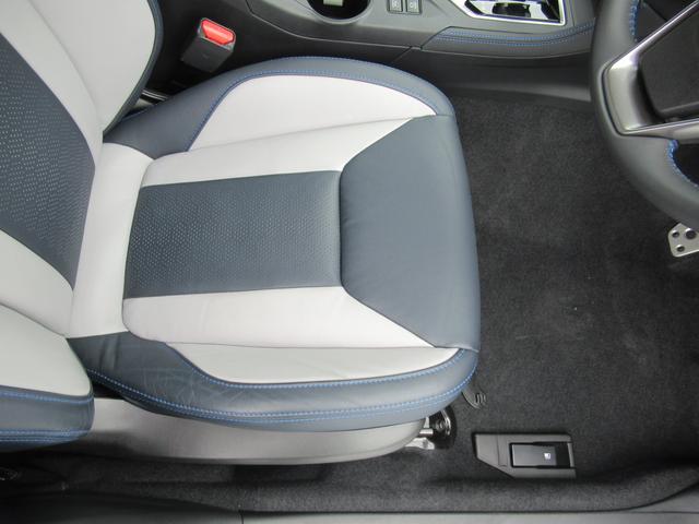 ＸＶ アドバンス　アイサイト搭載車　ブルー内装仕様　８型メモリーナビゲーション　ナビ連動ＥＴＣ　前後録画型ドライブレコーダー　ステアリング連動バックカメラ　サイドビューモニター　スーパーＵＶカット撥水フロントドアガラス　ヒーテッドドアミラー（28枚目）