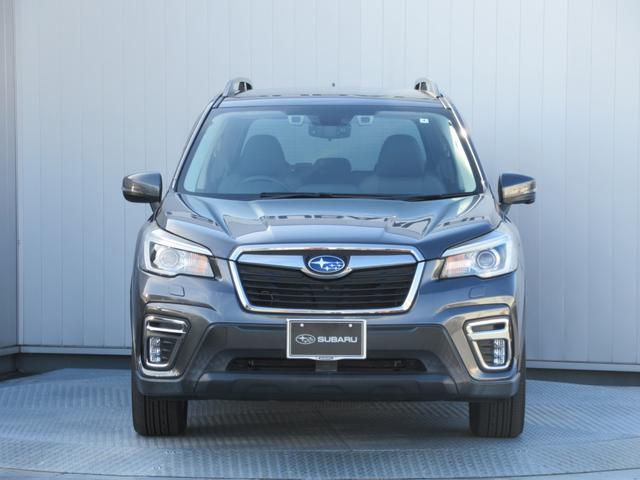 フォレスター Ｘ－エディション　アイサイト搭載車　ルーフレール付き　８インチメモリーナビゲーション　パワーリヤゲート　リバース連動ドアミラー　ドアミラーオート格納機能　ハンドルヒーター　サイドビューモニター　前後録画型ドライブレコーダー（6枚目）