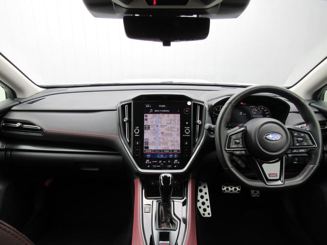 レヴォーグ ＳＴＩスポーツ　ＥＸ　アイサイトＸ搭載車　スマートリヤビューミラー　ＺＦ製電子制御ダンパー　ドライブモードセレクト　ＳＴＩロゴ入り大型マフラーカッター　レッドステッチ入りボルドー色本革スポーツシート（9枚目）