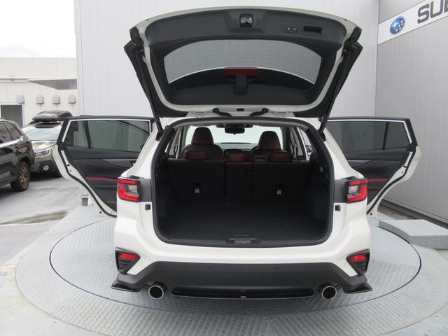 レヴォーグ ＳＴＩスポーツ　ＥＸ　アイサイトＸ搭載車　スマートリヤビューミラー　ＺＦ製電子制御ダンパー　ドライブモードセレクト　ＳＴＩロゴ入り大型マフラーカッター　レッドステッチ入りボルドー色本革スポーツシート（68枚目）