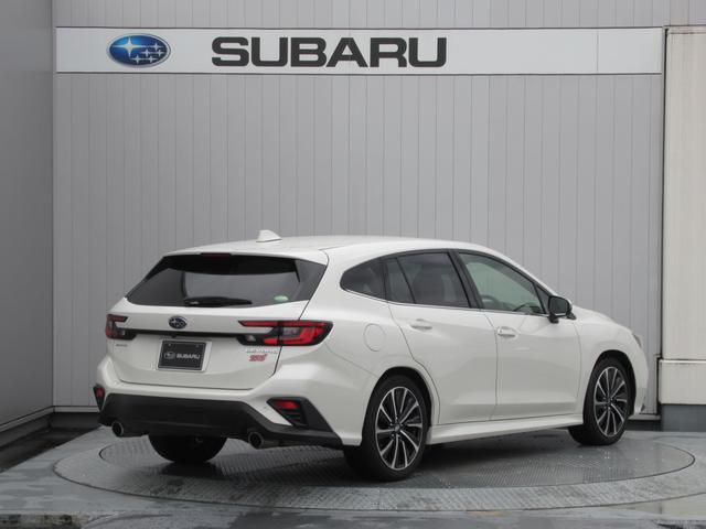 レヴォーグ STIスポーツ EX アイサイトX搭載車 スマートリヤビューミラー ZF製電子制御ダンパー ドライブモードセレクト STIロゴ入り大型マフラーカッター レッドステッチ入りボルドー色本革スポーツシート(4枚目)