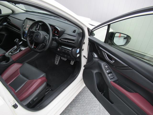 レヴォーグ STIスポーツ EX アイサイトX搭載車 スマートリヤビューミラー ZF製電子制御ダンパー ドライブモードセレクト STIロゴ入り大型マフラーカッター レッドステッチ入りボルドー色本革スポーツシート(32枚目)