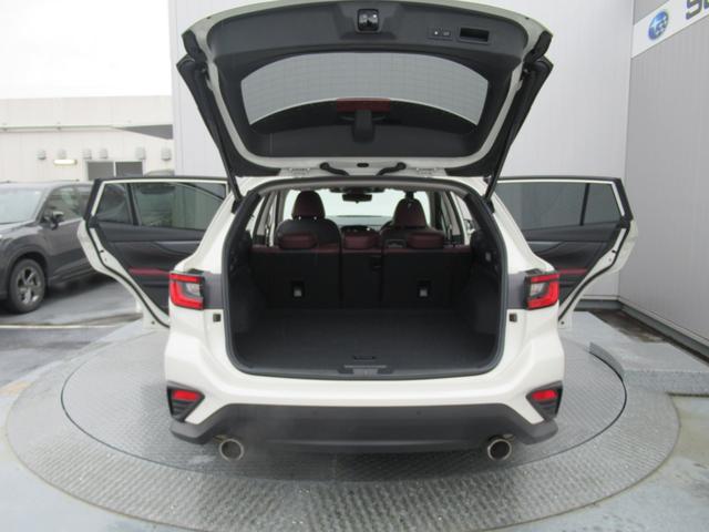 レヴォーグ STIスポーツ EX アイサイトX搭載車 スマートリヤビューミラー ZF製電子制御ダンパー ドライブモードセレクト STIロゴ入り大型マフラーカッター レッドステッチ入りボルドー色本革スポーツシート(65枚目)