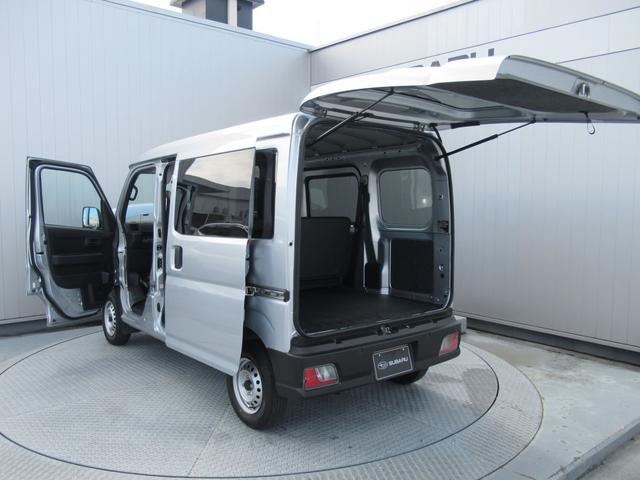 サンバーバン トランスポータースマートアシスト　元社用車　スマートアシスト３搭載　電子制御式４ＷＤ　夜間認識機能　標識認識　路側逸脱警報　ふらつき警報　ハイビームアシスト　前方録画型ドラレコ（41枚目）