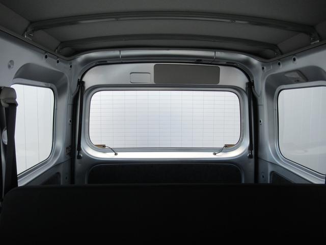 サンバーバン トランスポータースマートアシスト　元社用車　スマートアシスト３搭載　電子制御式４ＷＤ　夜間認識機能　標識認識　路側逸脱警報　ふらつき警報　ハイビームアシスト　前方録画型ドラレコ（47枚目）