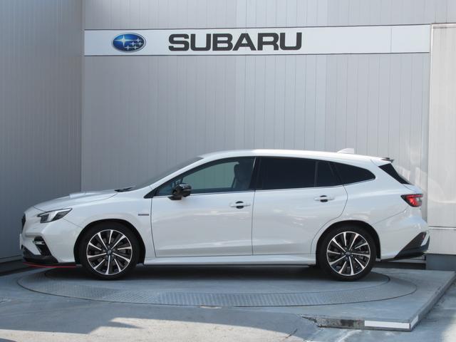 「意のままにコントロールする愉しさ」や「先進性」を表現した「ＢＯＬＤＥＲ」デザインを採用。レヴォーグにふさわしいスポーティなスタイルに仕上がっております。