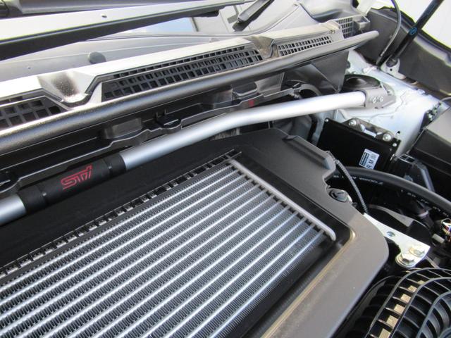 ディーラーオプションのＳＴＩフレキシブルタワーバーを装着しています。