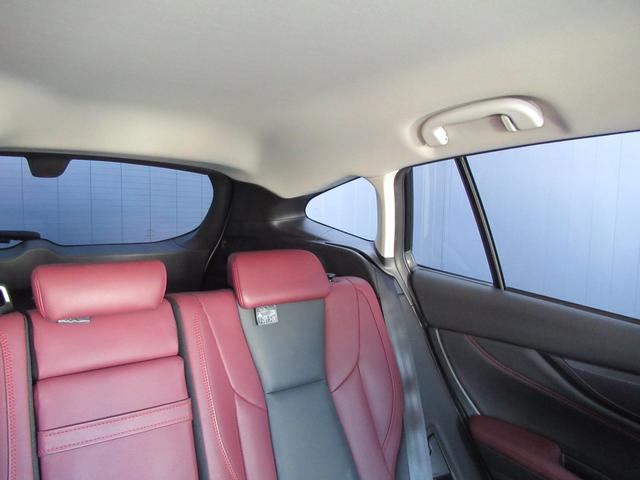 運転席から左後ろを見たイメージ。ガラス面が大きく目視確認がしやすくなっています