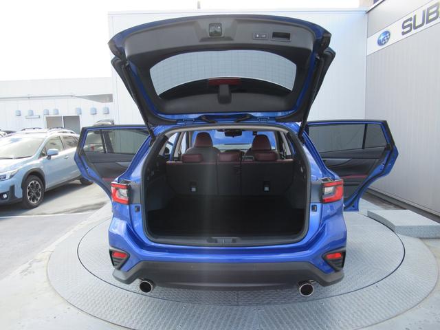 レヴォーグ STIスポーツ EX アイサイトX搭載車 スマートリヤビューミラー ZF製電子制御ダンパー ドライブモードセレクト STIロゴ入り大型マフラーカッター レッドステッチ入りボルドー色本革スポーツシート(65枚目)