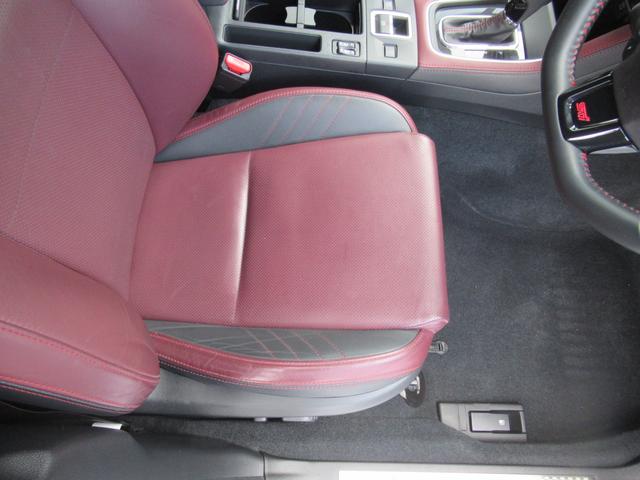 レヴォーグ ２．０ＳＴＩスポーツ　アイサイト　リヤガラスフィルム５面張り施工　８インチメモリーナビ　前後録画型ドラレコ　リヤビークルディテクション　フロントカメラ　サイドビューモニター（28枚目）