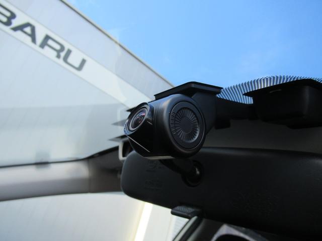 インプレッサスポーツ ２．０ｉ－Ｓ　アイサイト　アイサイトセイフティプラス　８インチメモリーナビゲーション　ナビ連動ＥＴＣ　前後録画型ドラレコ　ステアリング連動バックカメラ　スバルリヤビークルディテクション　サイドビューモニター　フロントカメラ（19枚目）
