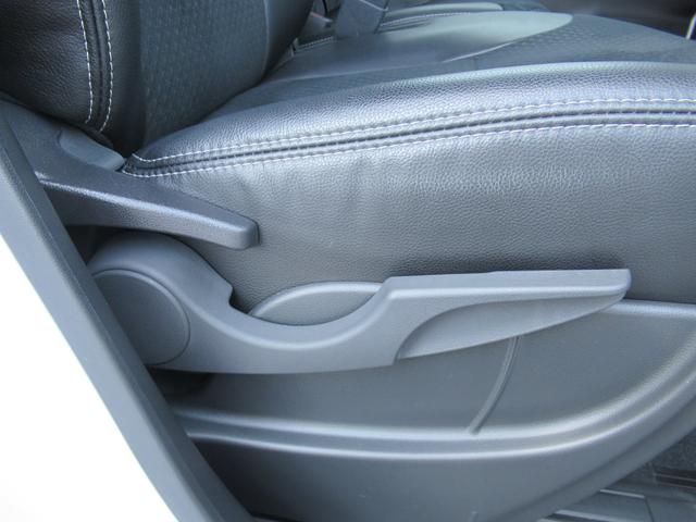 �}�j���A���^�C�v�̃V�[�g���t�^�[�𑕔����Ă��܂��B