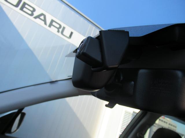 �i�r�A���^�C�v�̑O��^��^�h���C�u���R�[�_�[�𑕒����Ă��܂�