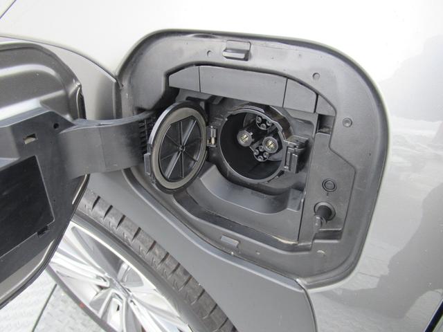 ���Ǝ{�݂⍂�����H�̃T�[�r�X�G���A�Ȃǂɐݒu����Ă���}���[�d����g���΁A�f�����`���[�W���\�B��������x�e�̊Ԃɏ\���ȓd�͂��m�ۂł��܂��B