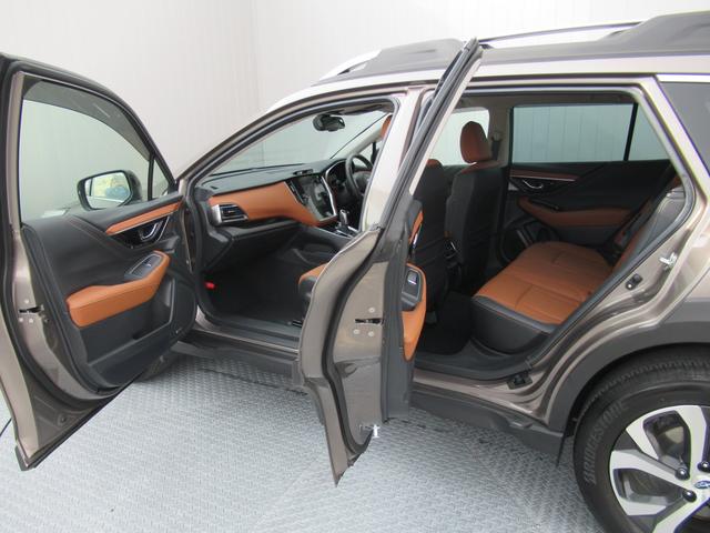 �h�A�̊Ԍ���傫���Ƃ��Ă���܂��̂ŁA����g�̂��ʂ�₷���A�X���[�Y�ɏ�~�ł��܂��B