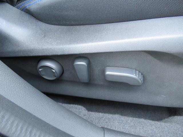 �P�O�E�G�C�p���[�V�[�g�𑕔����Ă��܂��B�ׂ����V�[�g�|�W�V�����𒲐�����̂́A���S�^�]�ɂȂ���܂��B