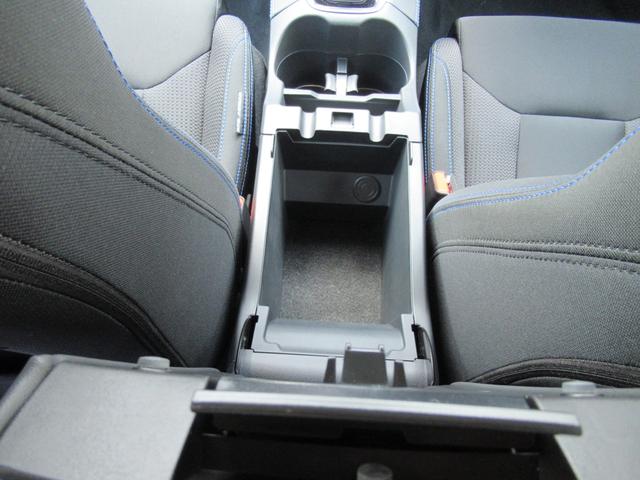 �t�����g�A�[�����X�g�����Ɏ��[�X�y�[�X������܂��B