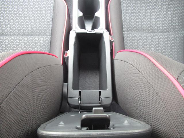 �t�����g�A�[�����X�g�����Ɏ��[�X�y�[�X������܂��B