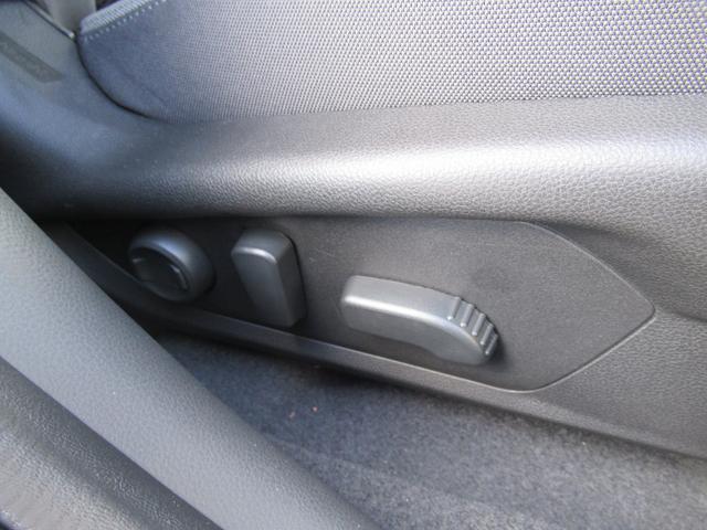 �P�O�E�G�C�p���[�V�[�g�𑕔����Ă��܂��B�ׂ����V�[�g�|�W�V�����𒲐�����̂́A���S�^�]�ɂȂ���܂��B